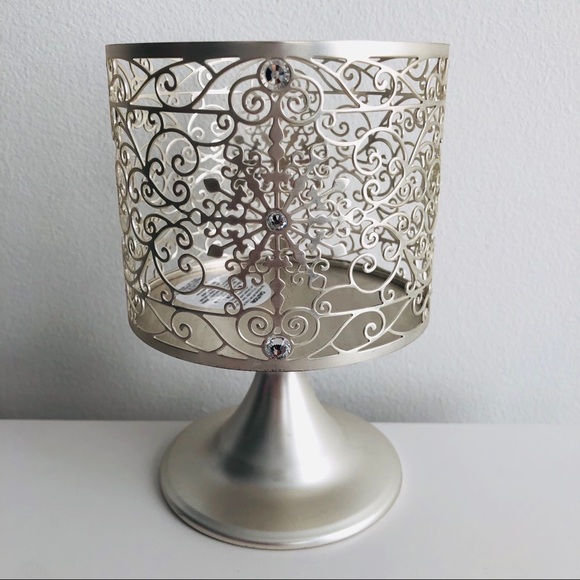 Bath & Body Works Other - Bath and Body Works Snowflake Gem Candle Holder